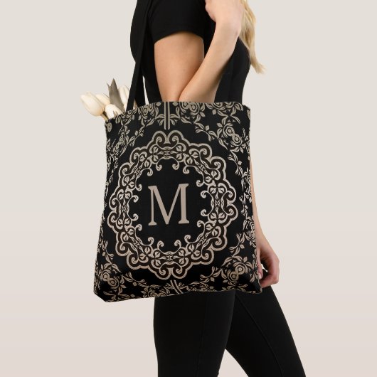 Monogram Gold Filigree Motif Canvas tas (Dichtbij)
