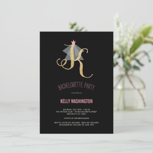 Monogram Gold Glitter Bachelorette Party Invite Kaart (Staand voorkant)