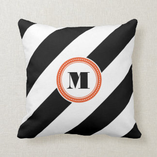 Monogram gooiende kussen - koraalcirkel