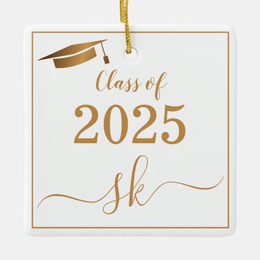 Monogram Graduation Cap Gold Script Class of 2025 Keramisch Ornament (Voorkant)