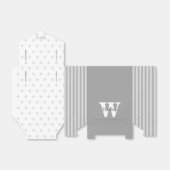 Monogram Grijze pols Dots Stripes Favor Box Bedankdoosjes (Uitgevouwen)