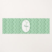 Monogram groen chevron patroon yogamat (Voorkant (horizontaal))
