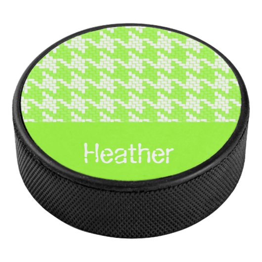 Monogram groen en wit houndstooth patroon hockey puck (3/4)