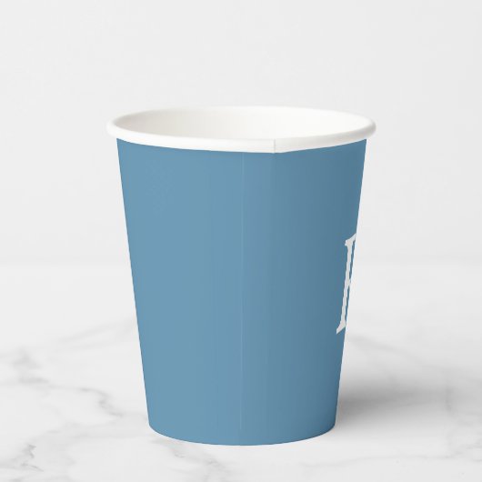 Monogram Initiaal Dusty Blue White Aangepaste kleu Papieren Bekers (Rechts)