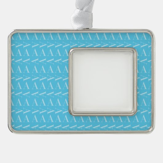 Monogram Initiaal letter A, Aqua blauw Verzilverd Kader Ornament (Voorkant)