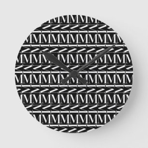 Monogram Initiaal Letter M, kies Achtergrondkleur Ronde Klok