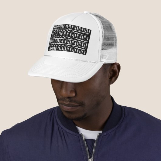 Monogram Initiaal Letter M, kies Achtergrondkleur Trucker Pet (In situ)