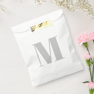 Monogram initiaal lichtgrijs wit aanpassen bedankzakje