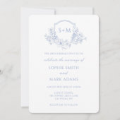 Monogram Initial Crest Dusty Blue Floral Wedding Kaart (Voorkant)