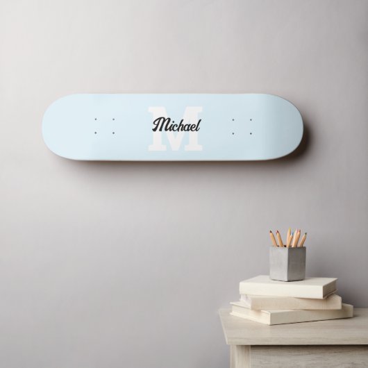 Monogram kalligrafie Pastel blauw Skateboard (Muurkunst (Horizontaal))