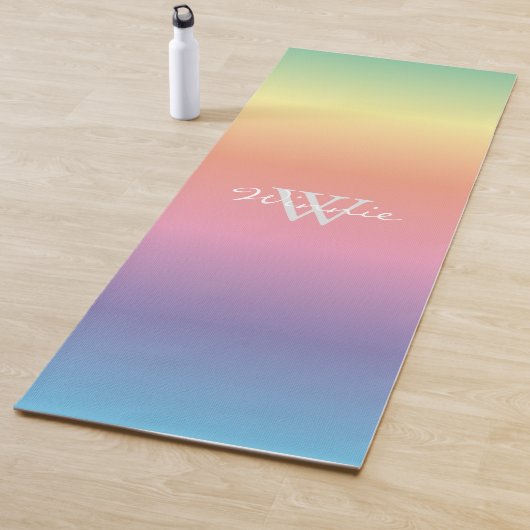 Monogram kleurrijke pasteelregenboogkleuren yogamat (In situ)