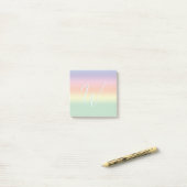 monogram kleurrijke pasteltypografie van de waterv post-it® notes (Op bureau)
