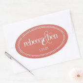 Monogram Label, Koraal, Caroline Wedding Ovale Sticker (Envelop)