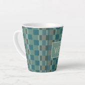 Monogram Latte Mok Modern Check in blauw, olijf (Linkerhoek)