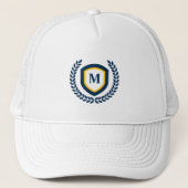 Monogram Logo Crest Trucker Pet (Voorkant)