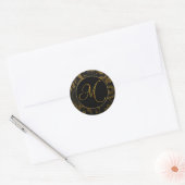 Monogram M Goud en Zwart Damast Bruiloft Seal Ronde Sticker (Envelop)