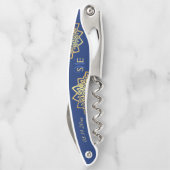 Monogram Marine Blauw Goud Beste Man Trouwen Kurkentrekker (Achterkant)