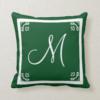 MONOGRAM massief sparren groen gepersonaliseerd op Kussen