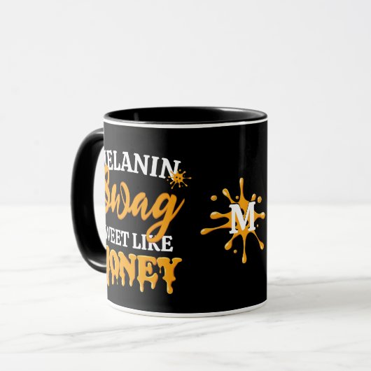 Monogram MELANIN Sweet-als-Honey SWAG Mok (Voorkant links)