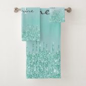 Monogram Metallic Aqua Blue Dripping Glitter Bad Handdoek (Insitu)