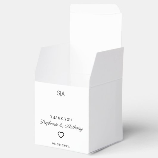 Monogram Minimalistisch Zwart-wit Heart Weddenscha Bedankdoosjes (Geopend)