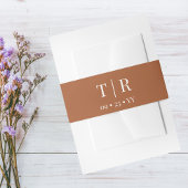 Monogram minimalistische terracotta bruiloft uitnodigingen wikkel