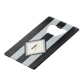Monogram modern Art Deco Black en Silver Stripes Kredietkaart Flessenopener (Voorkant Gekanteld)