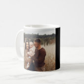 Monogram modern zwart gepersonaliseerde fotofamili koffiemok (Voorkant links)