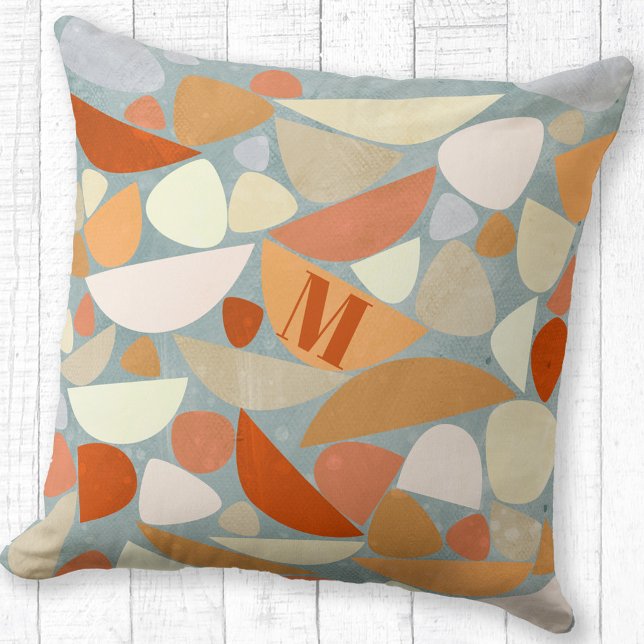 Monogram Moderne Abstracte vormen Oranje Kussen (Monogram initial personalized abstract burnt orange cream blush pink and sea foam green throw pillow)