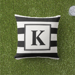 Monogram moderne zwarte en witte strepen buitenkussen
