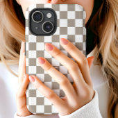 Monogram mokka en wit schaakbordpatroon Case-Mate iPhone case