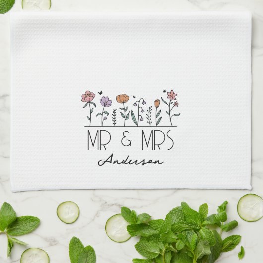 Monogram Mr. & Mrs Wildflower Passen getrouwd Theedoek (Gevouwen)