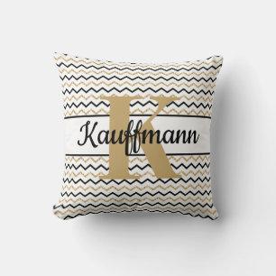 Monogram naam initiaal zwart wit goud chevron zig kussen