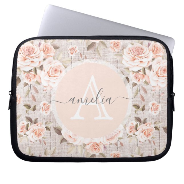 Monogram Naam Rustic Wood &  Rozen Romantic Laptop Sleeve (Voorkant)