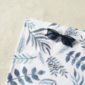 Monogram Navy Blue Gold Botanical Leaves Ferns Strandlaken (In situ)