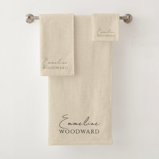 Monogram neutraal minimalistisch modern bad handdoek (Insitu)