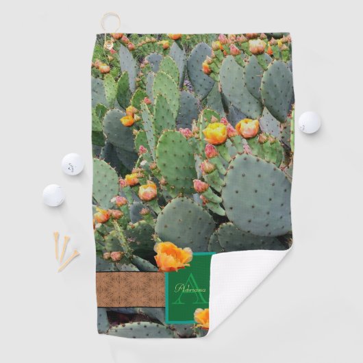 Monogram ontwerp van de Zuidwestelijke Cactus - Or Golfhanddoek (Insitu)
