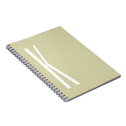 Monogram op Light Sage Green Mini Chevron Notitieboek (Rechterzijde)
