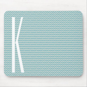 Monogram op Retro Blue Mini Chevron Patroon Muismat
