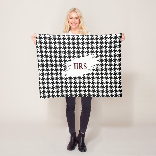 Monogram or Name, Black & White Houndstooth Fleece Deken (In situ)