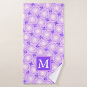 Monogram paarse cirkels badhanddoek
