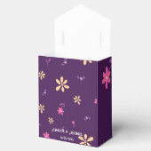 Monogram Paarse Daisy Flower Pattern Wedding Bedankdoosjes (Geopend)