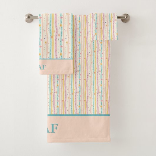 Monogram Pastelstrepen en Bloemen Roze Blauwgroen Bad Handdoek (Insitu)