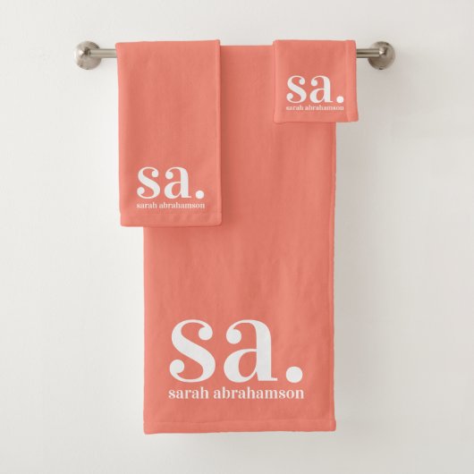 Monogram Perzik koraal minimalistisch Elegant Bad Handdoek (Insitu)