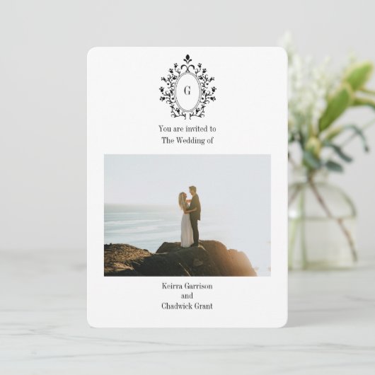 Monogram Photo Wedding Invitation (Debout devant)