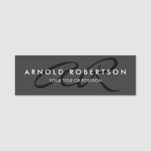 Monogram Plain Grey Black aanpassen Naamplaatje