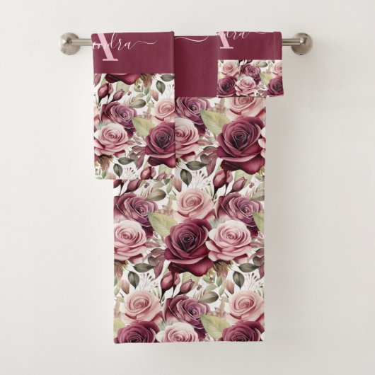 Monogram Purple Burgundy Pink Roses Towel Set (En situation)