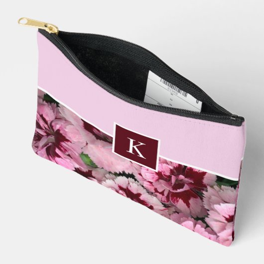 Monogram Roze Anjer Januari Verjaardag Bloem Etui (Open)