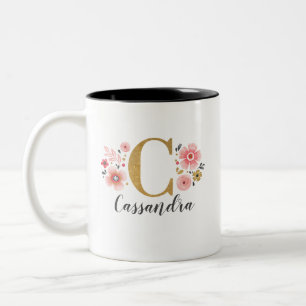 Monogram roze bloemige letter C Tweekleurige Koffiemok
