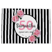 Monogram roze bloemkolen van Birthday Groot Cadeauzakje (Achterkant)